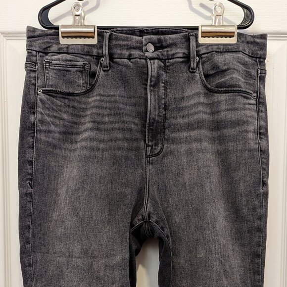 Good American Good Legs Stovepipe Jeans (18) - Picture 4 of 9